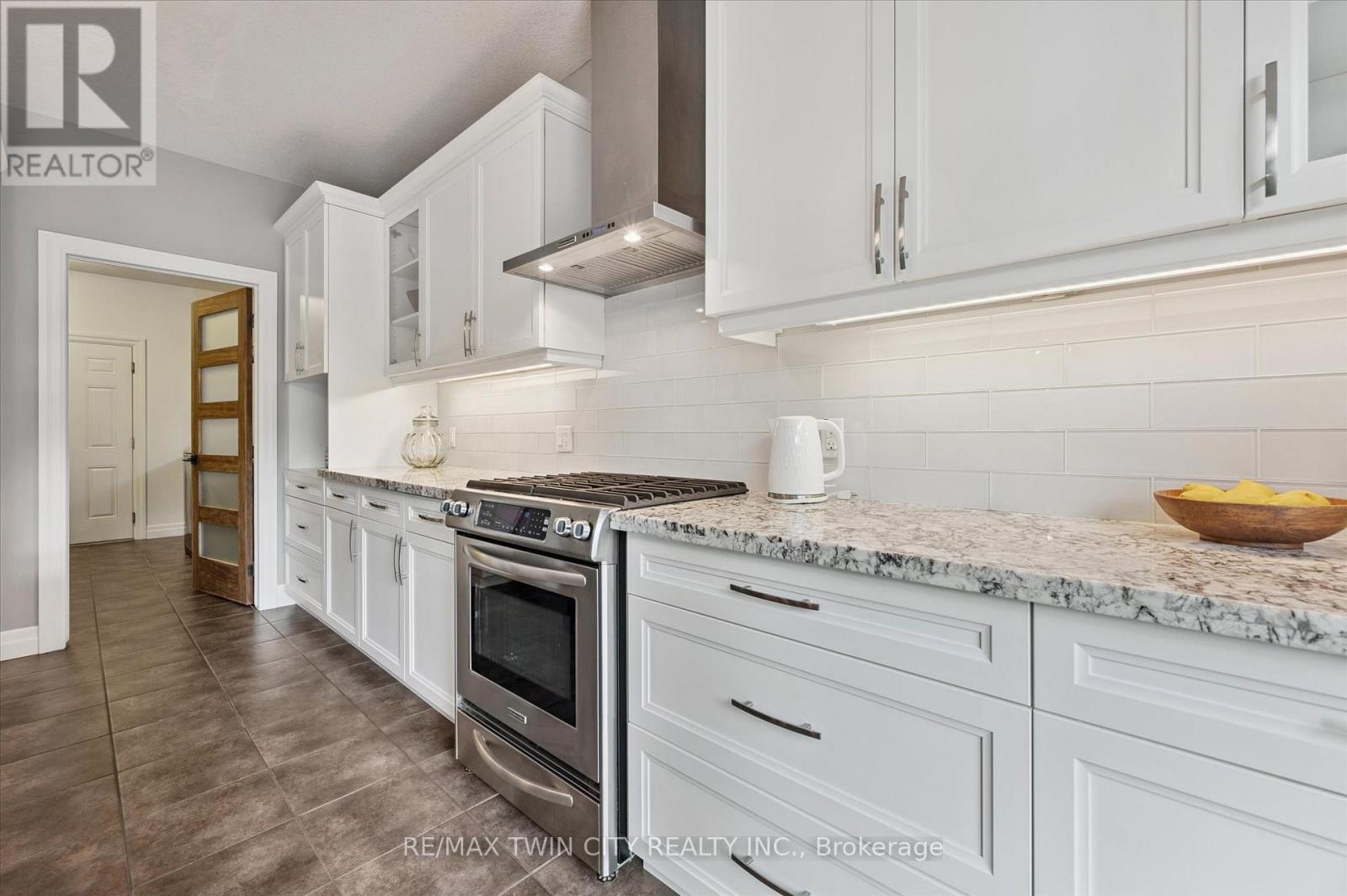 46 Deer Creek Street, Kitchener, Ontario  N2A 0G6 - Photo 18 - X12842498