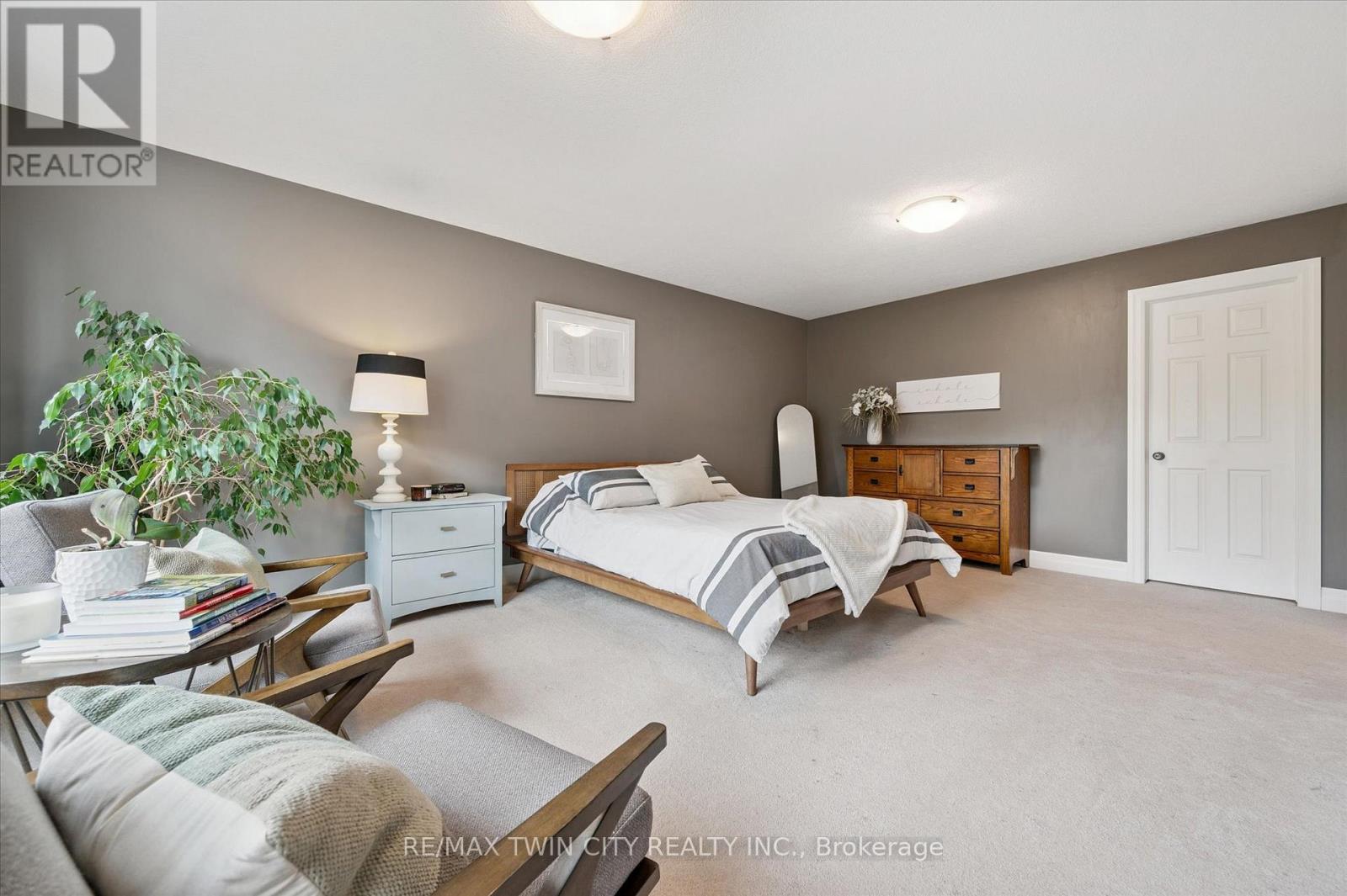 46 Deer Creek Street, Kitchener, Ontario  N2A 0G6 - Photo 33 - X12842498