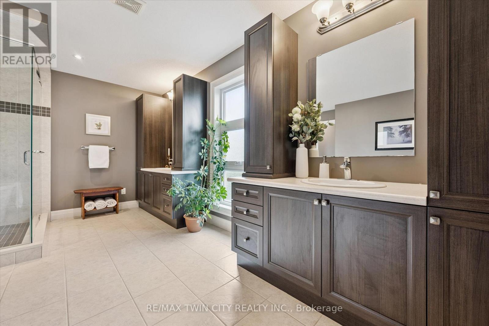 46 Deer Creek Street, Kitchener, Ontario  N2A 0G6 - Photo 34 - X12842498