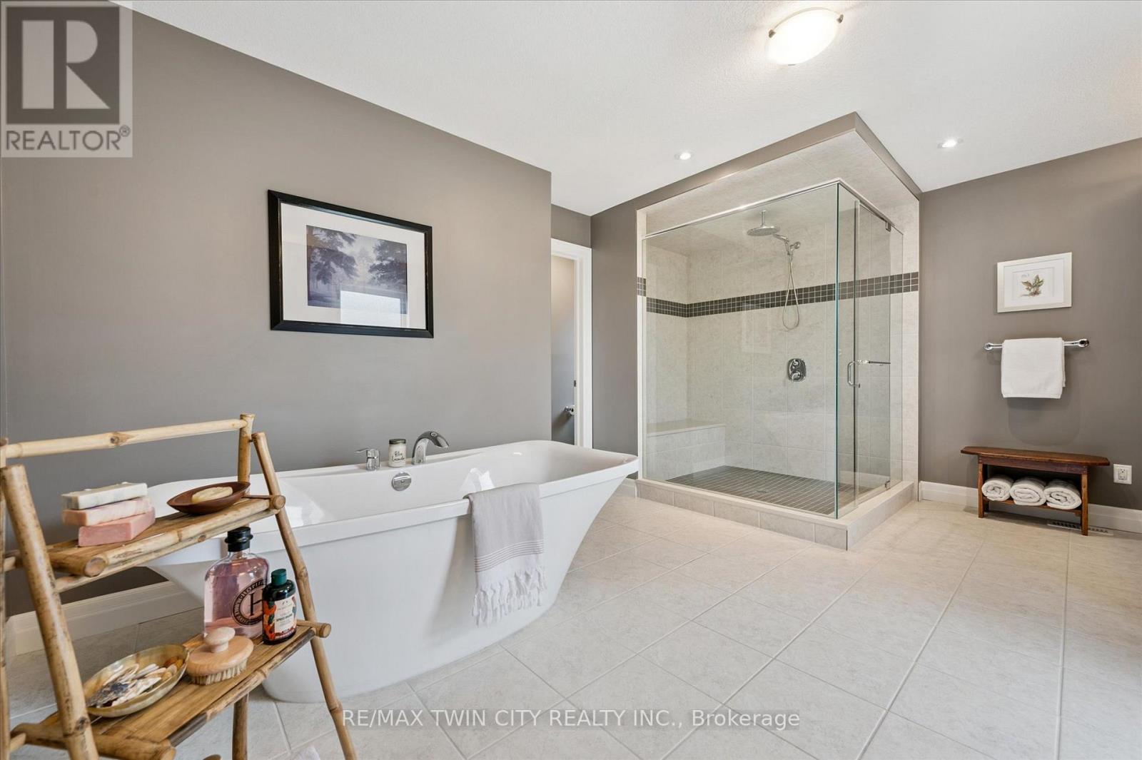 46 Deer Creek Street, Kitchener, Ontario  N2A 0G6 - Photo 35 - X12842498