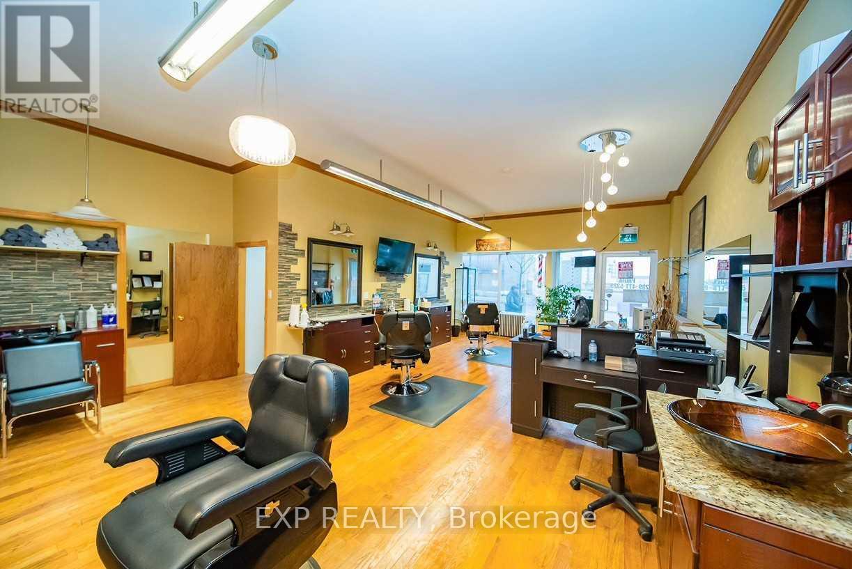 5856 Ferry Street, Niagara Falls, Ontario  L2G 1S9 - Photo 5 - X12842502