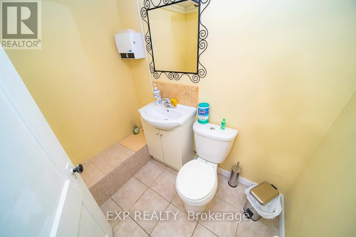 5856 Ferry Street, Niagara Falls, Ontario  L2G 1S9 - Photo 9 - X12842502