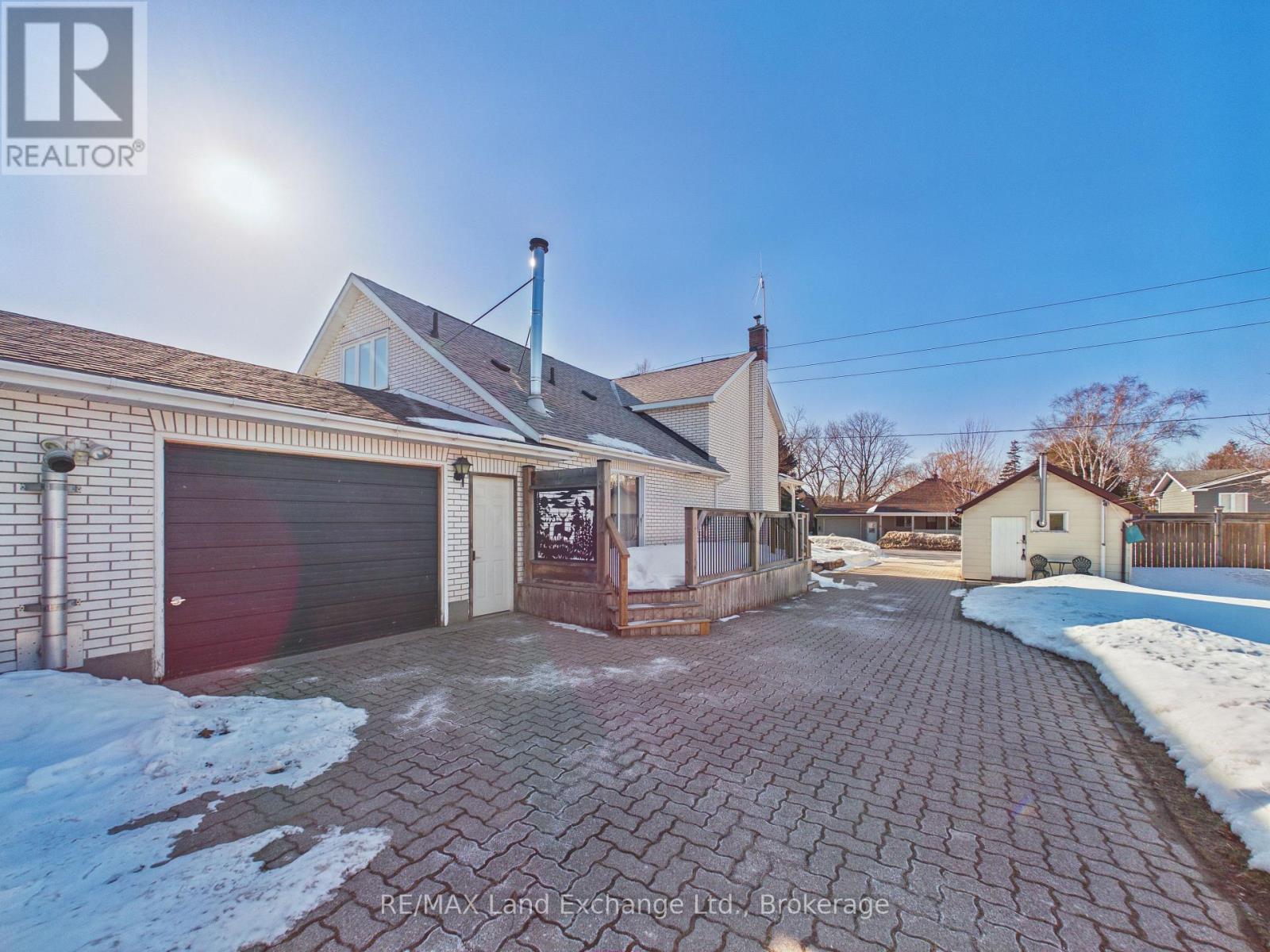 929 Huron Terrace, Kincardine, Ontario  N2Z 2Y1 - Photo 2 - X12842628