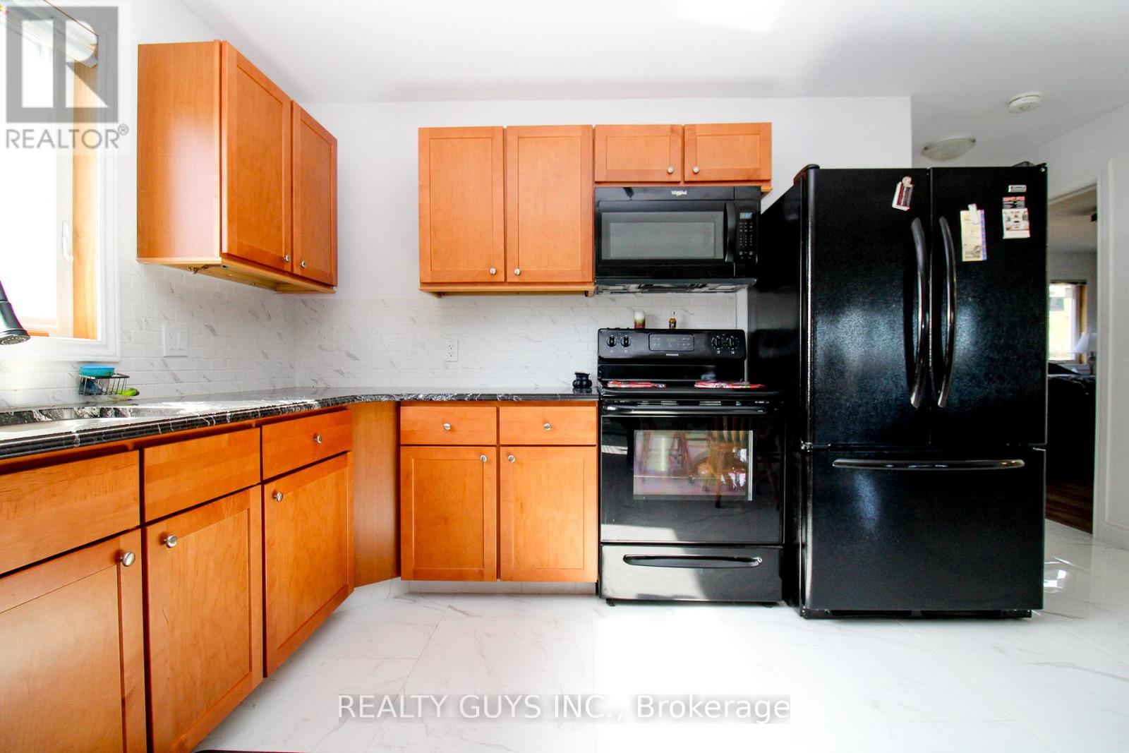 223 Crosby Drive, Kawartha Lakes, Ontario  K0M 1A0 - Photo 21 - X12842670