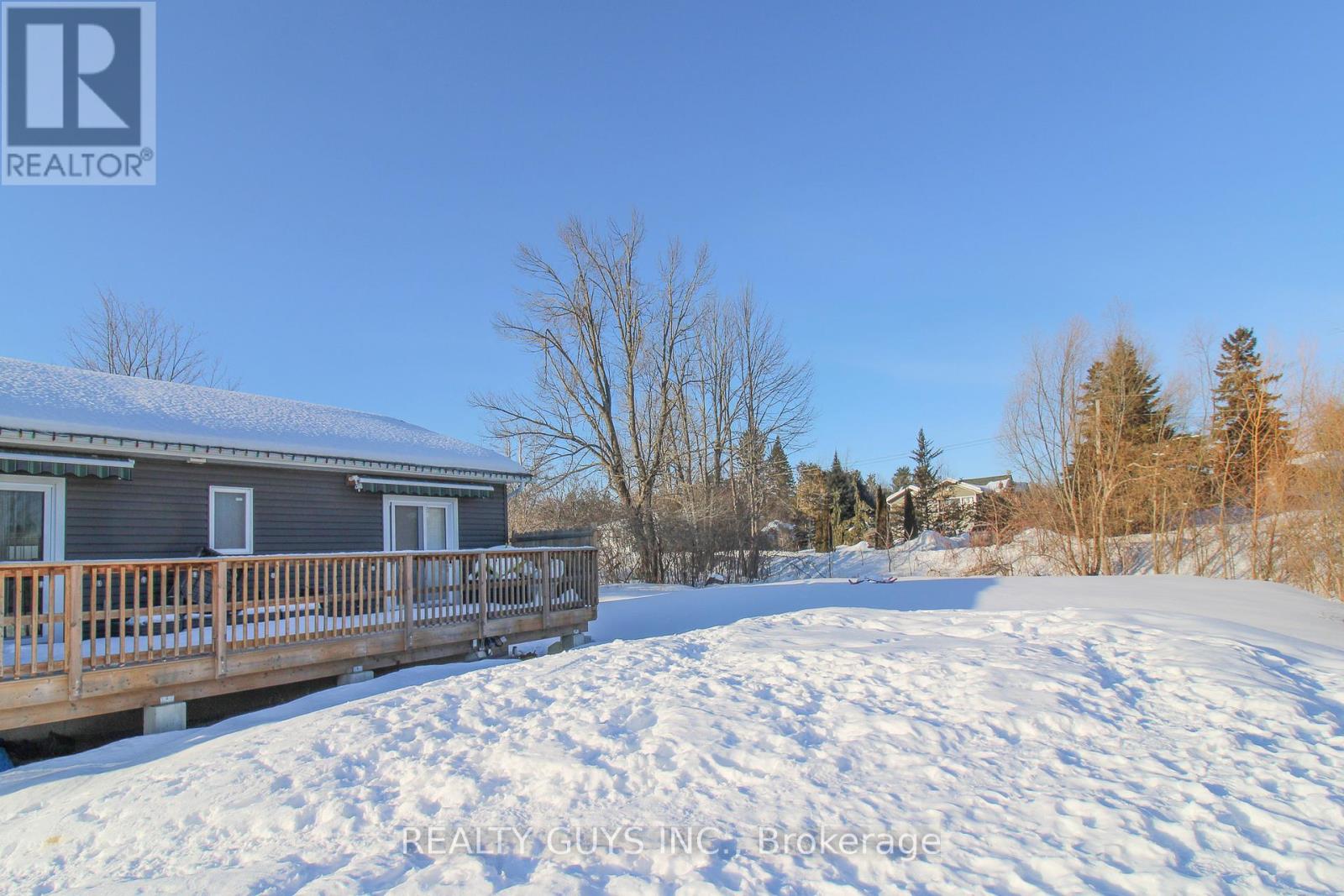 223 Crosby Drive, Kawartha Lakes, Ontario  K0M 1A0 - Photo 4 - X12842670