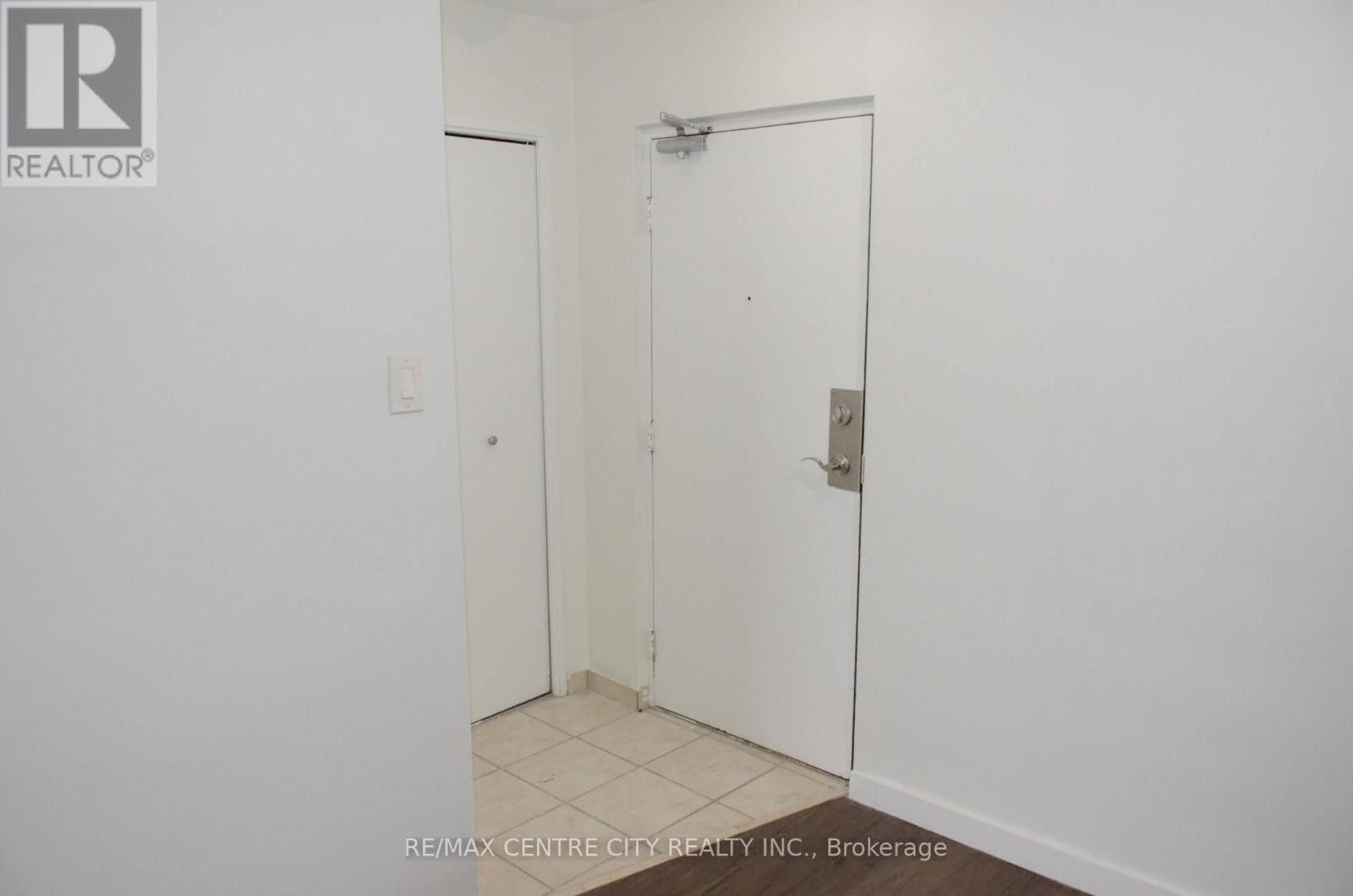 209 - 583 Mornington Avenue, London East, Ontario  N5Y 3E9 - Photo 3 - X12842668