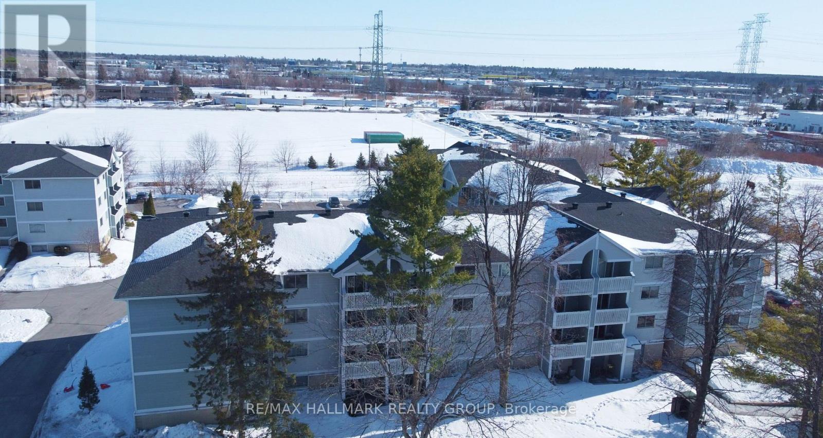 310 - 214 Viewmount Drive, Ottawa, Ontario  K2E 7X3 - Photo 2 - X12842674