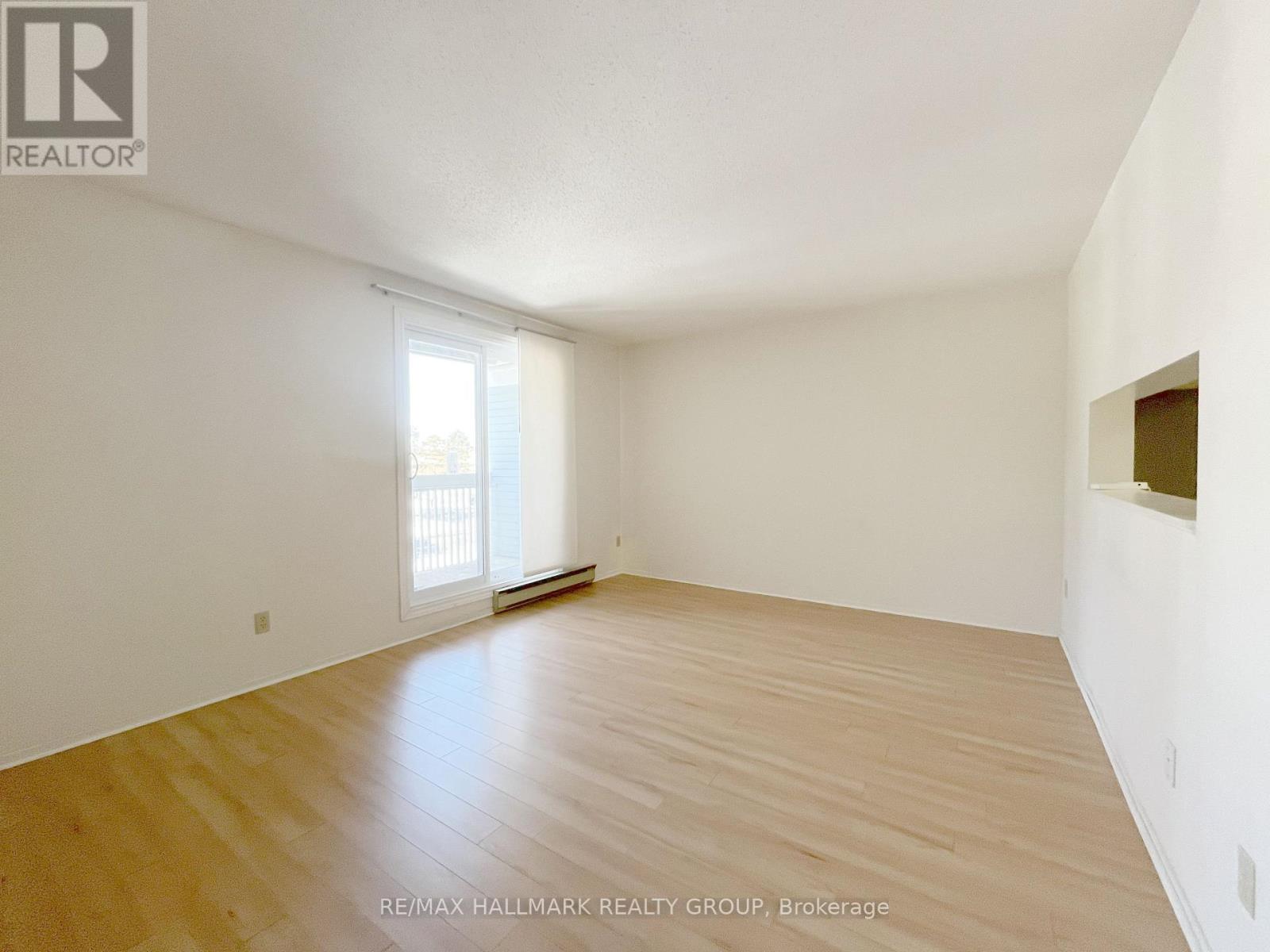 310 - 214 Viewmount Drive, Ottawa, Ontario  K2E 7X3 - Photo 7 - X12842674