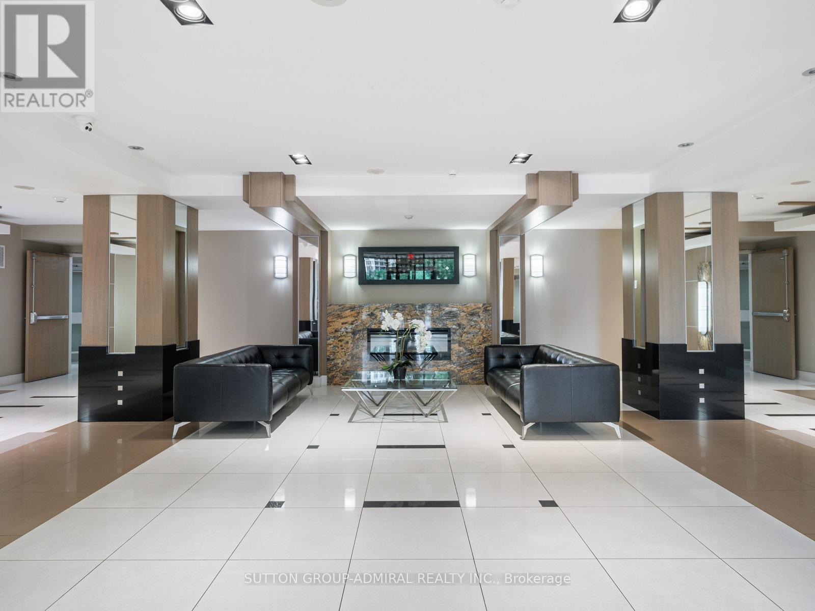 202 - 1060 Sheppard Avenue W, Toronto (York University Heights), Ontario  M3J 0G7 - Photo 2 - W12813838