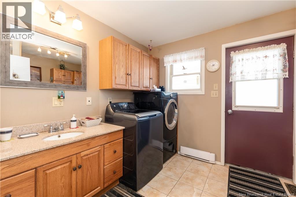 11 Renfrew Street, Petitcodiac, New Brunswick E4Z 4S5 - Photo 4 - NB134183