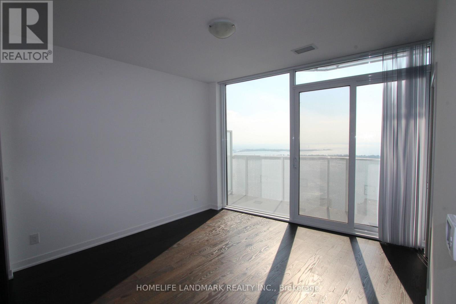 6009 - 100 Harbour Street, Toronto, Ontario  M5J 0B5 - Photo 8 - C12842620