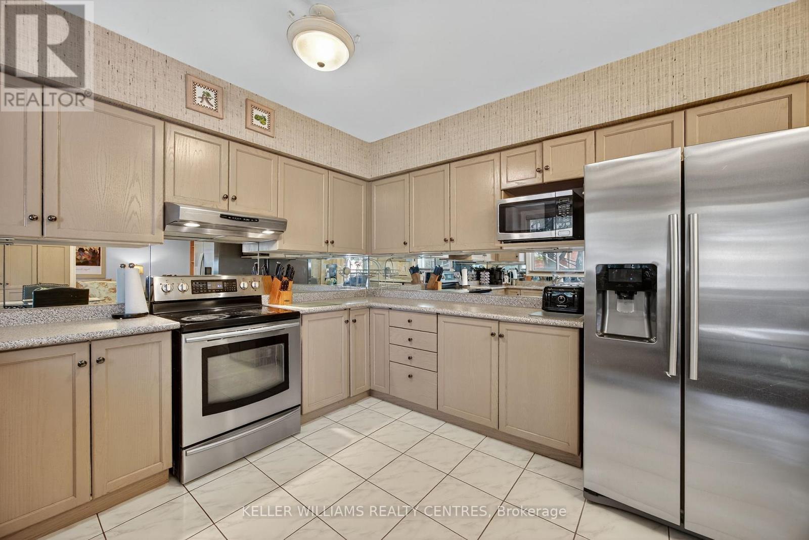 591 Plantation Gate, Newmarket, Ontario  L3X 2C2 - Photo 10 - N12842638