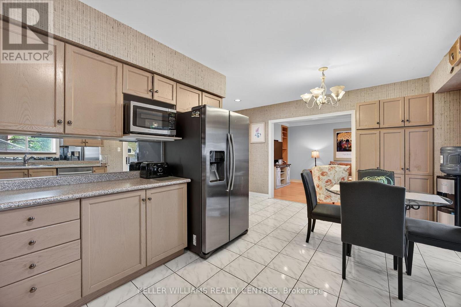 591 Plantation Gate, Newmarket, Ontario  L3X 2C2 - Photo 11 - N12842638