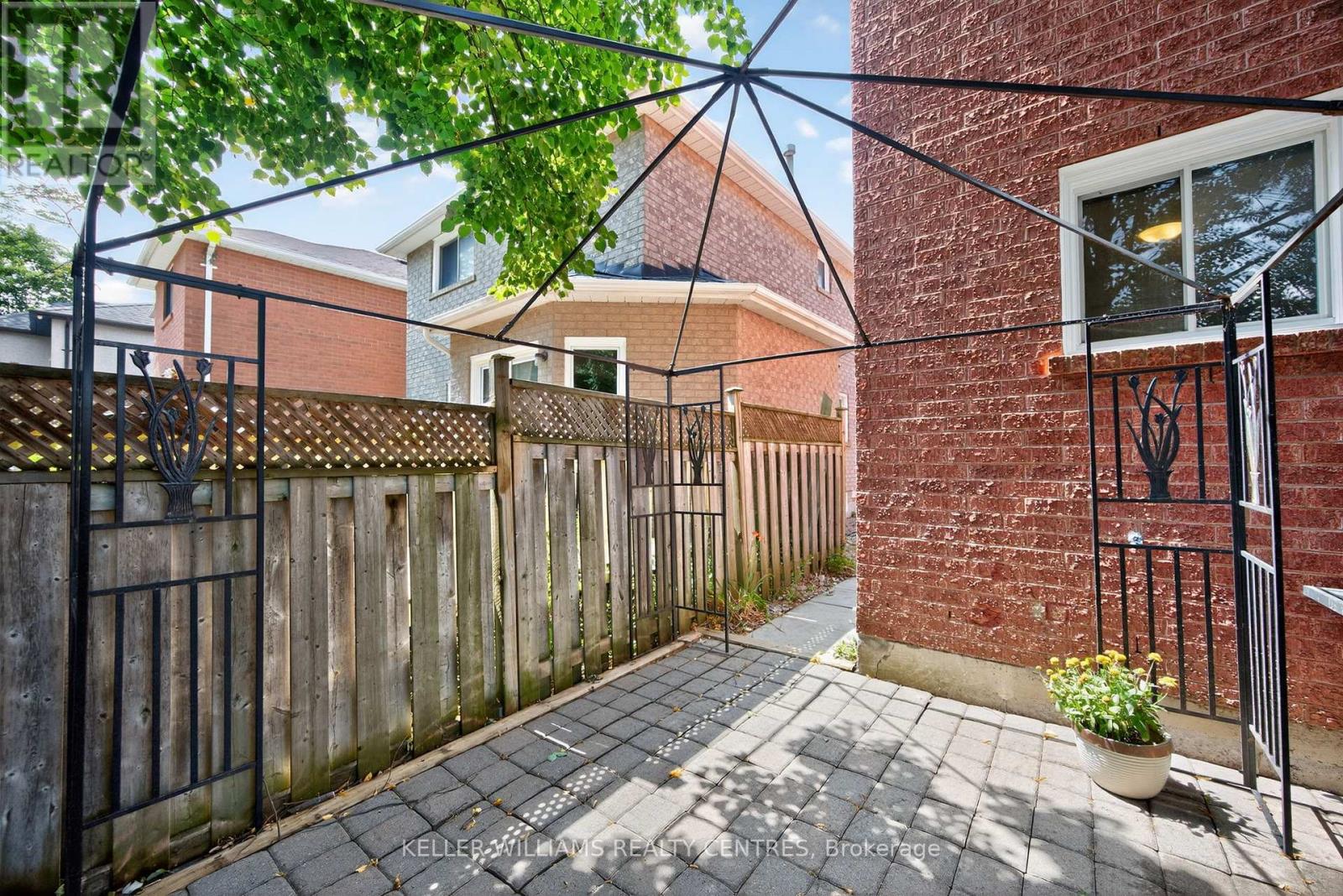 591 Plantation Gate, Newmarket, Ontario  L3X 2C2 - Photo 38 - N12842638