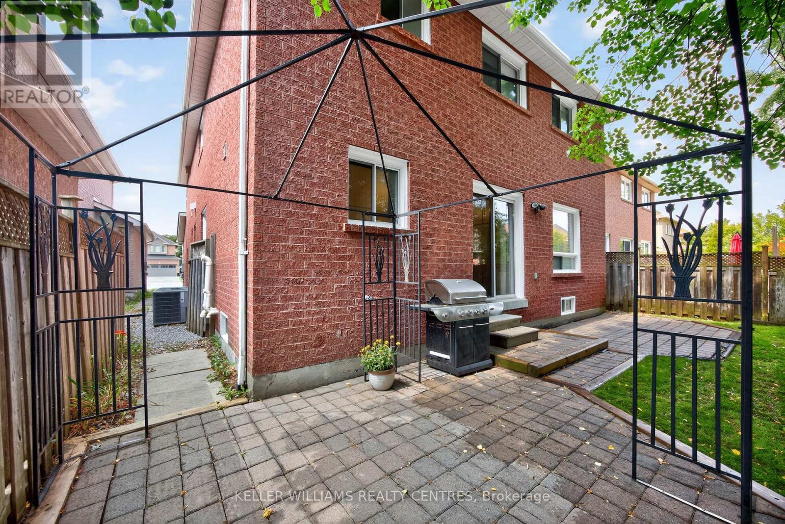 591 Plantation Gate, Newmarket, Ontario  L3X 2C2 - Photo 39 - N12842638