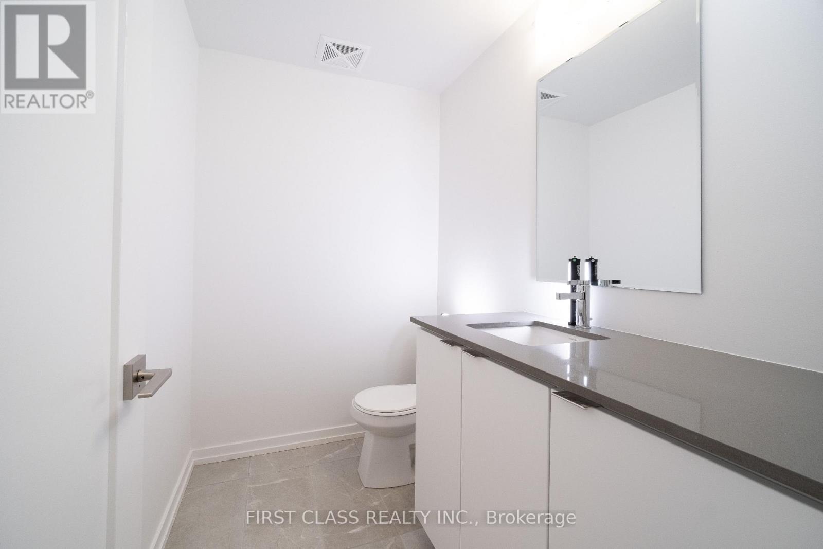 11 - 20 Lytham Green Circle, Newmarket, Ontario  L3X 1X5 - Photo 11 - N12842672