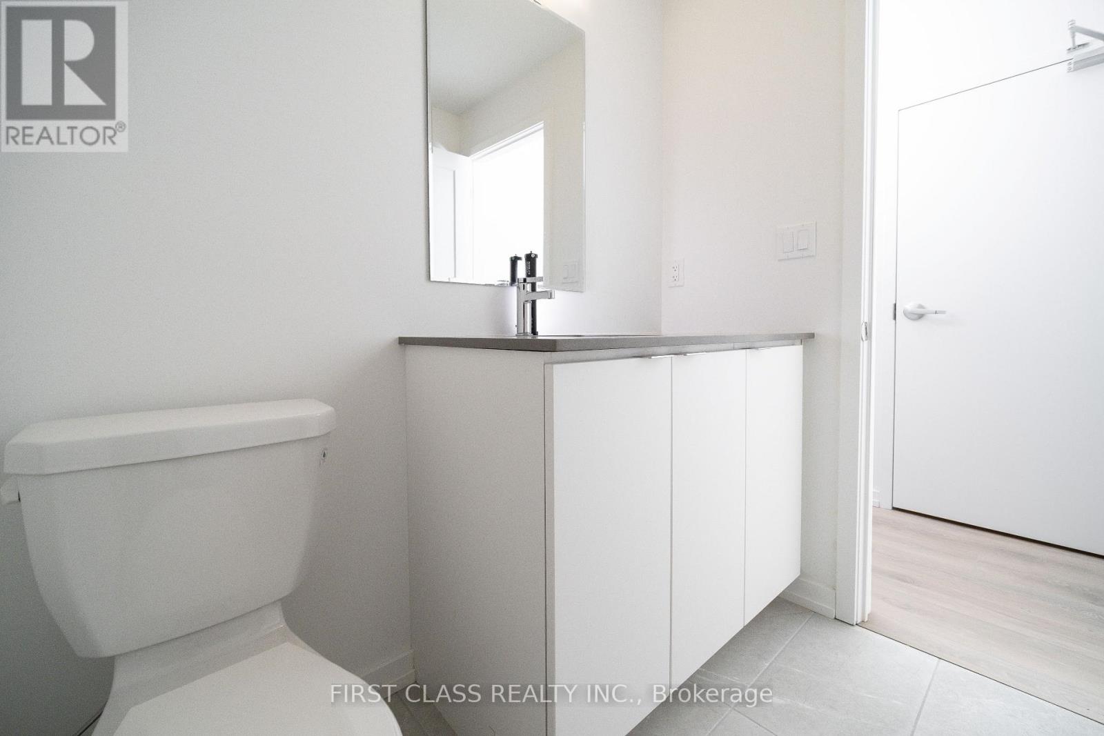 11 - 20 Lytham Green Circle, Newmarket, Ontario  L3X 1X5 - Photo 12 - N12842672