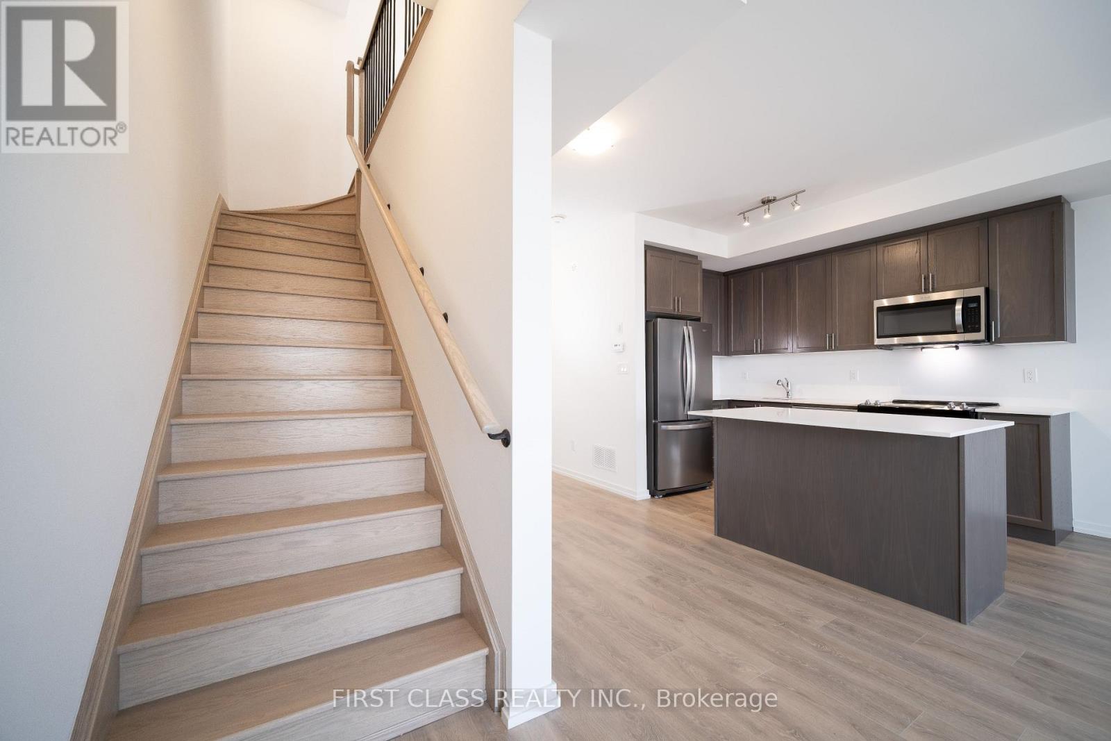 11 - 20 Lytham Green Circle, Newmarket, Ontario  L3X 1X5 - Photo 15 - N12842672