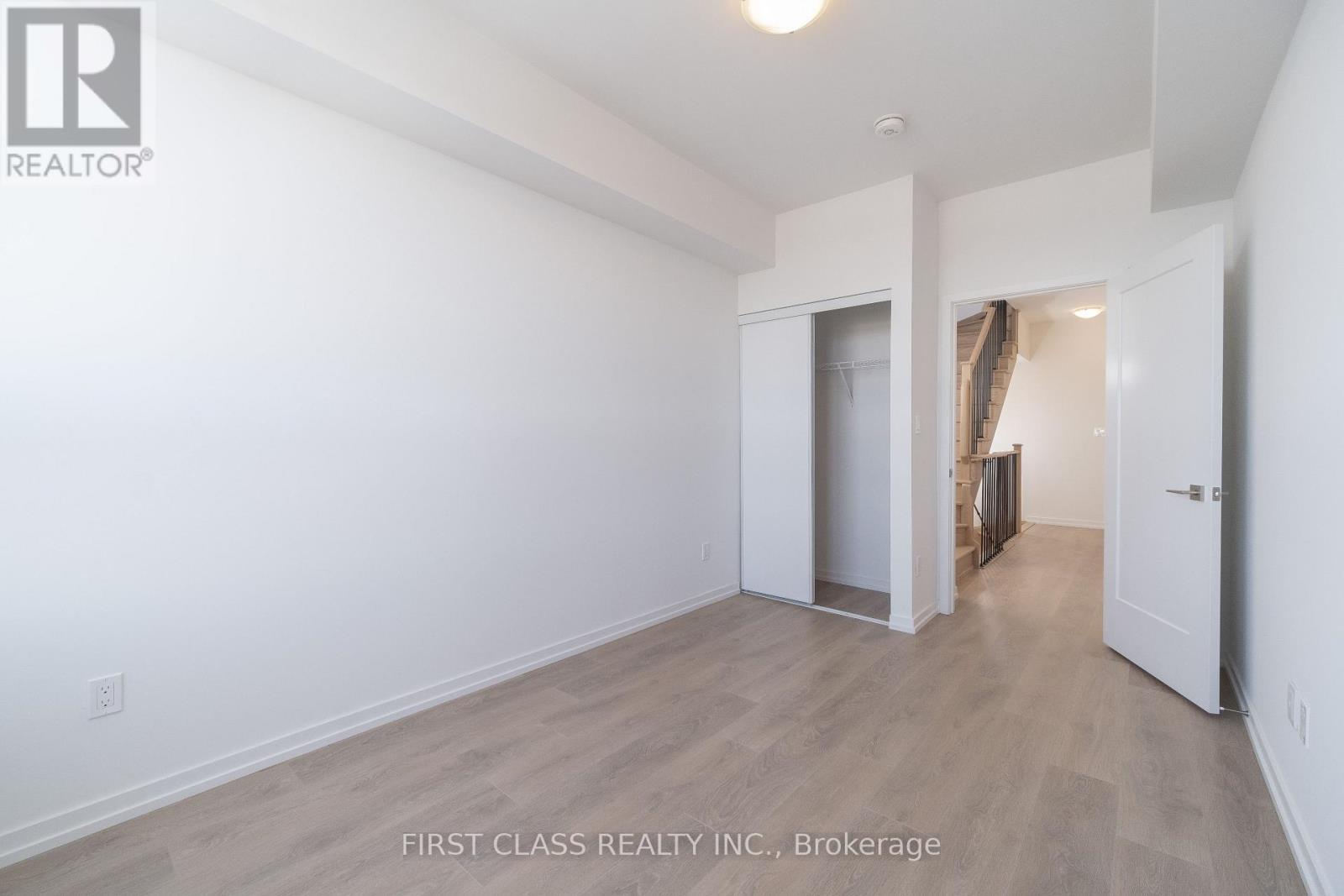 11 - 20 Lytham Green Circle, Newmarket, Ontario  L3X 1X5 - Photo 18 - N12842672