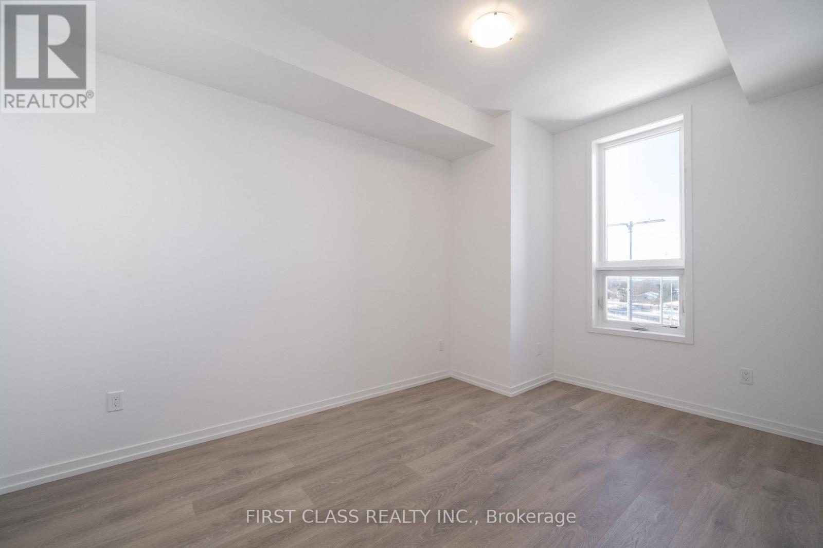 11 - 20 Lytham Green Circle, Newmarket, Ontario  L3X 1X5 - Photo 19 - N12842672