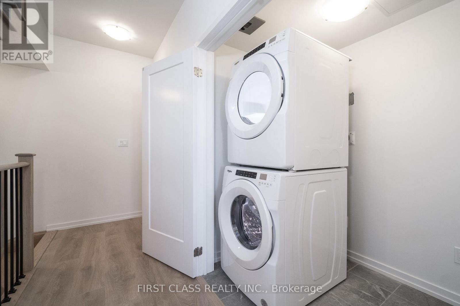 11 - 20 Lytham Green Circle, Newmarket, Ontario  L3X 1X5 - Photo 23 - N12842672