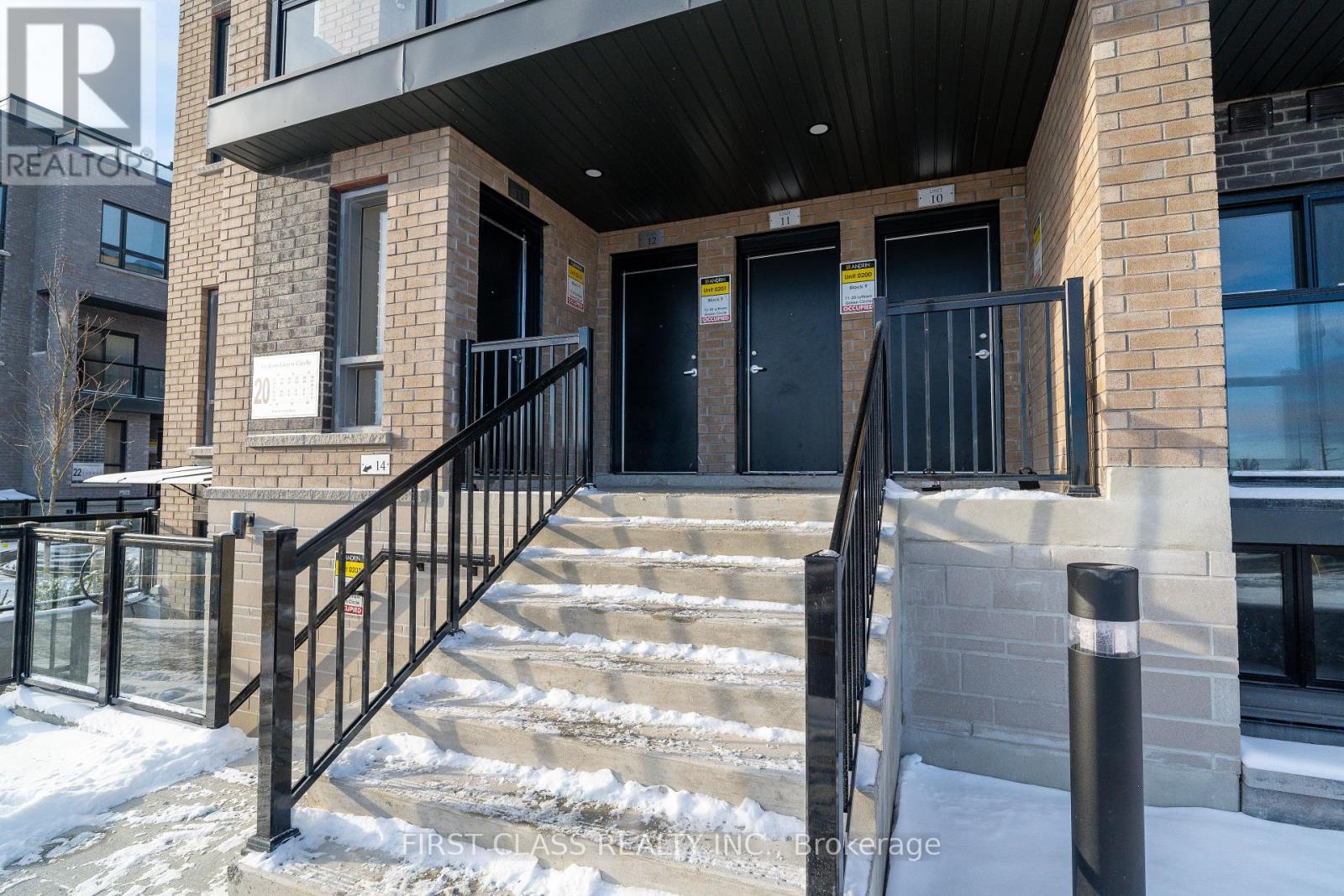 11 - 20 Lytham Green Circle, Newmarket, Ontario  L3X 1X5 - Photo 3 - N12842672