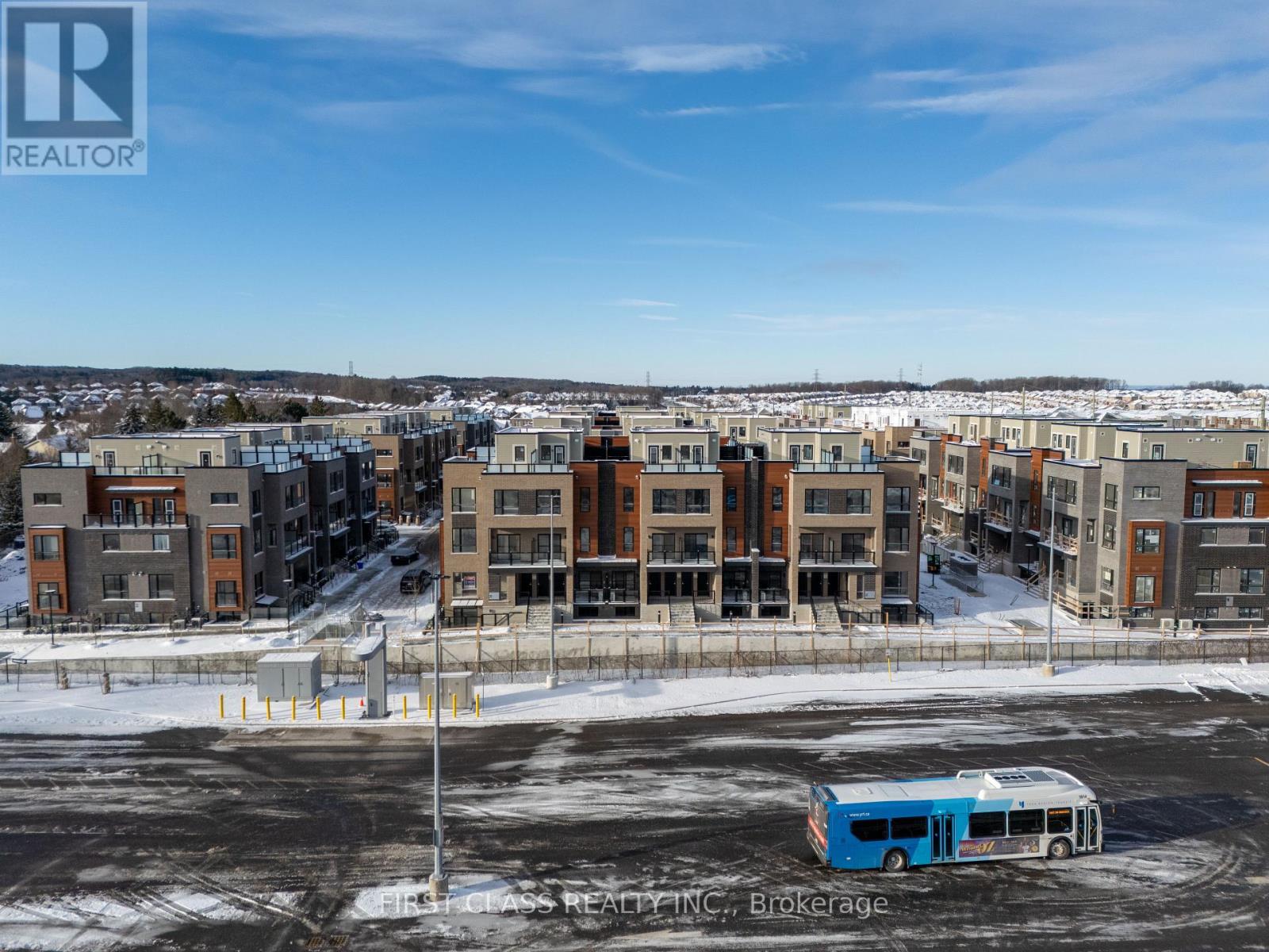 11 - 20 Lytham Green Circle, Newmarket, Ontario  L3X 1X5 - Photo 34 - N12842672