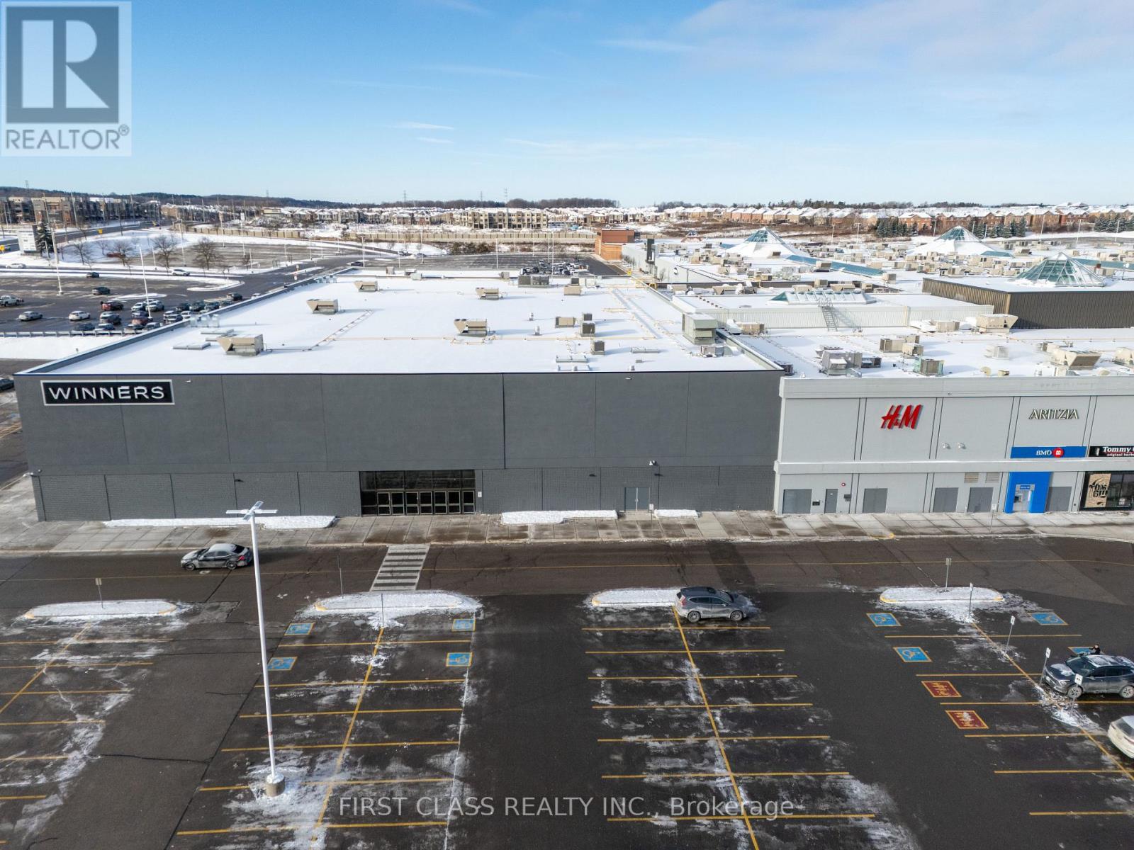 11 - 20 Lytham Green Circle, Newmarket, Ontario  L3X 1X5 - Photo 36 - N12842672