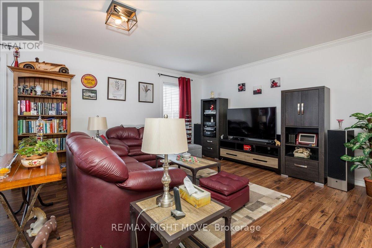 1 Sinclair Crescent, Ramara, Ontario  L3V 6H7 - Photo 6 - S12842622
