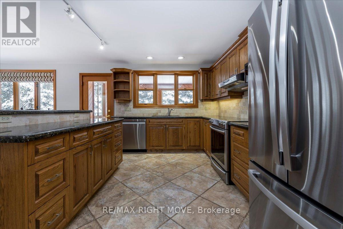 1892 Carriage Court, Severn, Ontario  L3V 6H2 - Photo 15 - S12842654