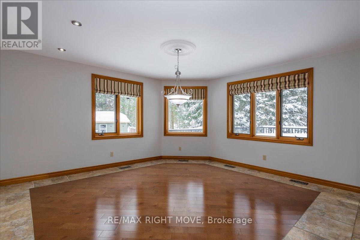 1892 Carriage Court, Severn, Ontario  L3V 6H2 - Photo 17 - S12842654