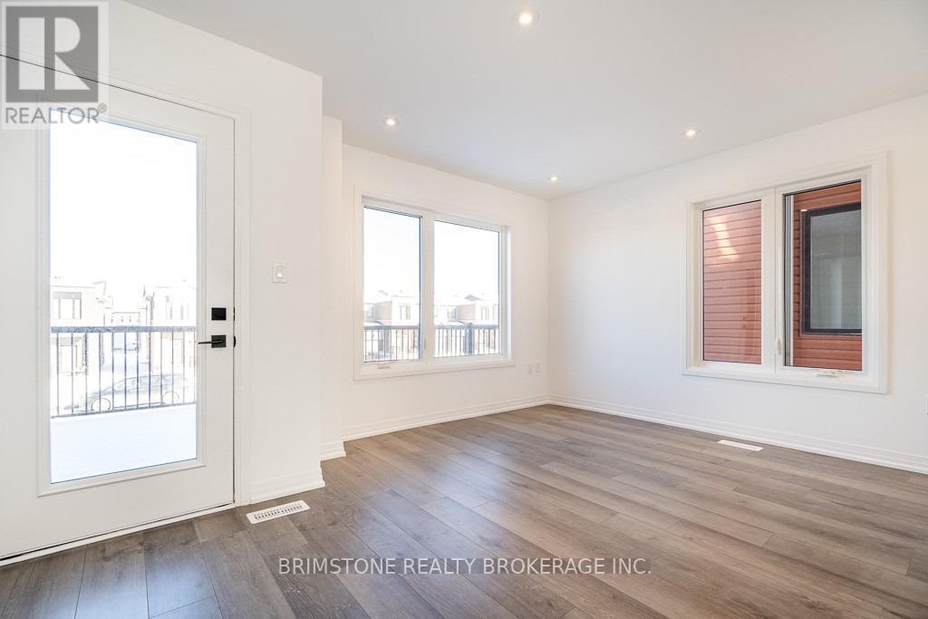 79 Fairlane Avenue, Barrie, Ontario  L9J 0M9 - Photo 10 - S12842690