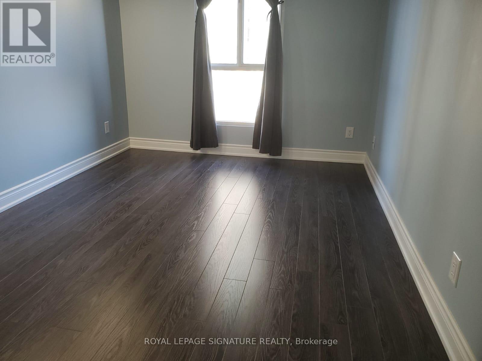 709 - 145 Hillcrest Avenue, Mississauga, Ontario  L5B 3Z1 - Photo 5 - W12842642