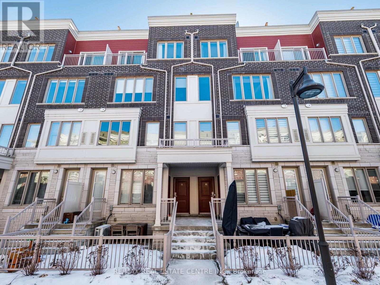 10 - 125 LONG BRANCH AVENUE, Toronto, Ontario