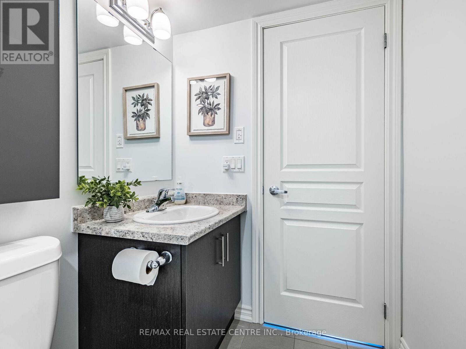 10 - 125 Long Branch Avenue, Toronto, Ontario  M8W 0A9 - Photo 31 - W12842694