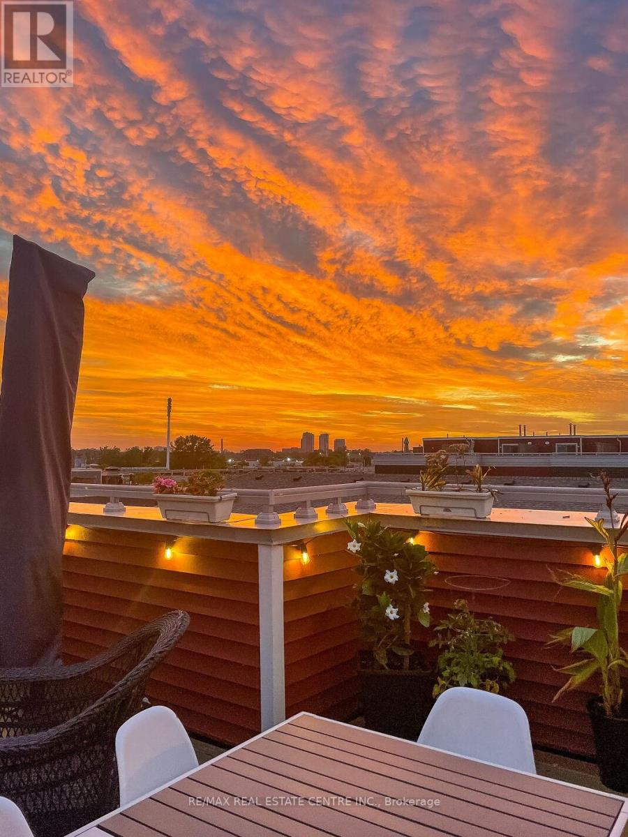 10 - 125 Long Branch Avenue, Toronto, Ontario  M8W 0A9 - Photo 46 - W12842694