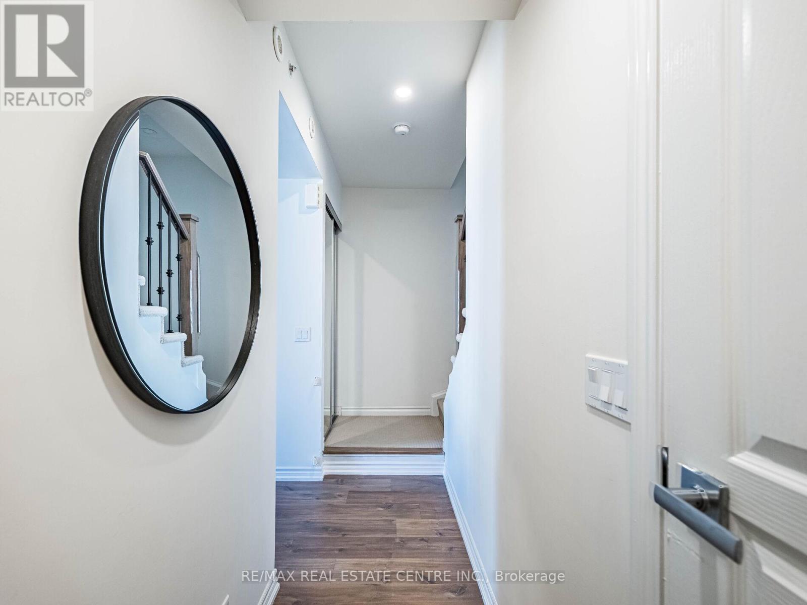 10 - 125 Long Branch Avenue, Toronto, Ontario  M8W 0A9 - Photo 5 - W12842694