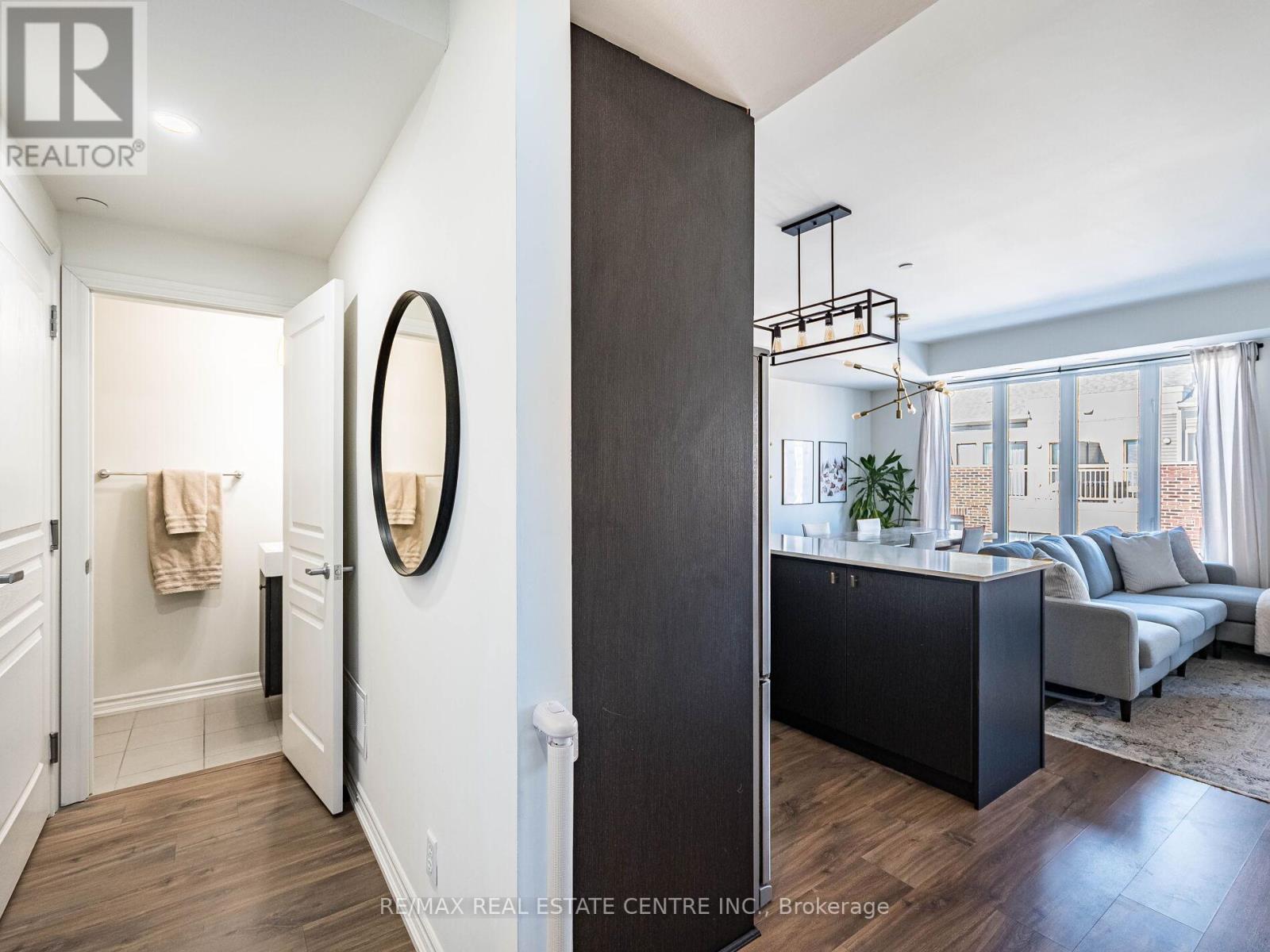 10 - 125 Long Branch Avenue, Toronto, Ontario  M8W 0A9 - Photo 6 - W12842694