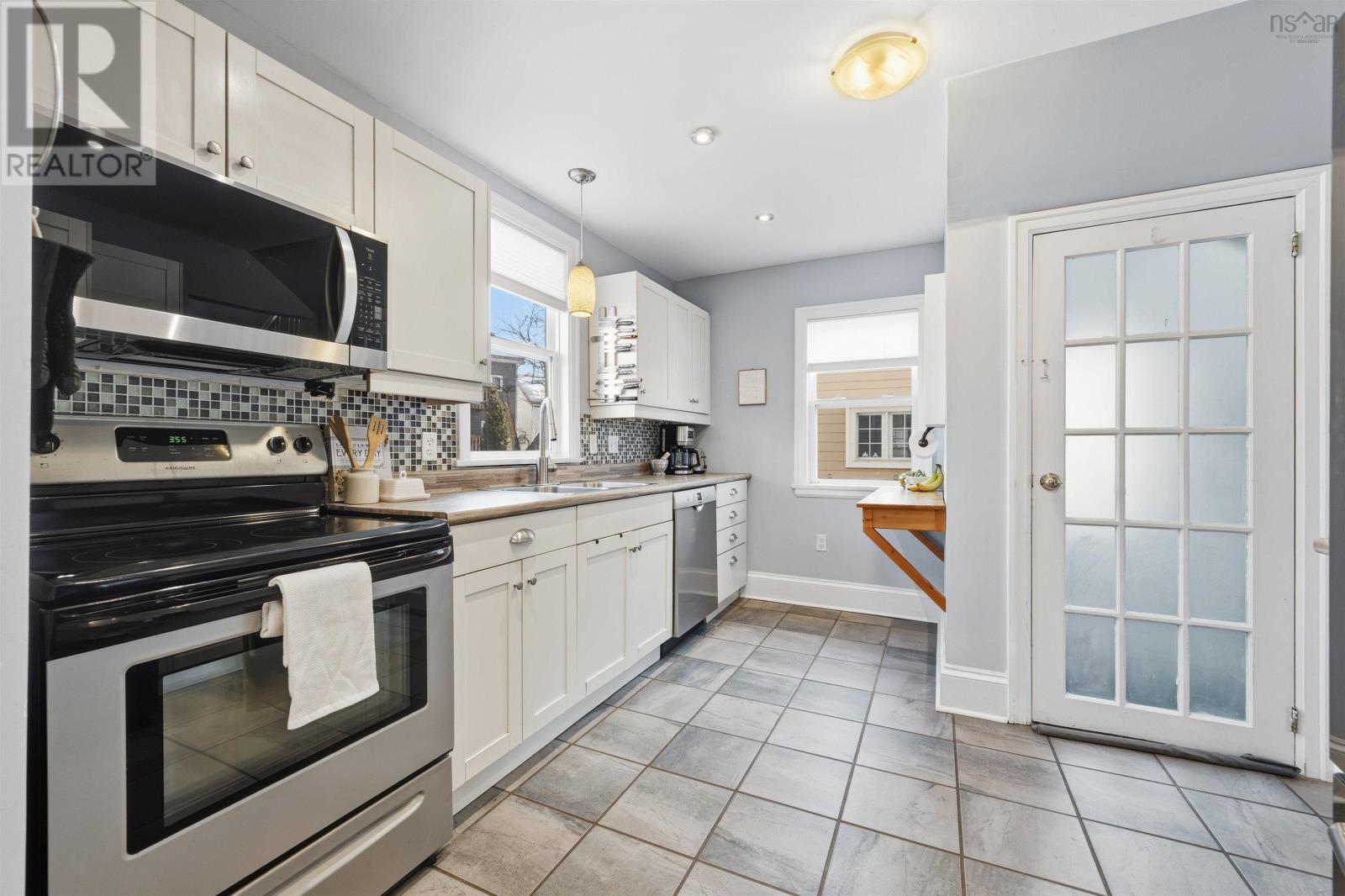 6522 Summit Street, Halifax, Nova Scotia  B3L 1S3 - Photo 9 - 202603765