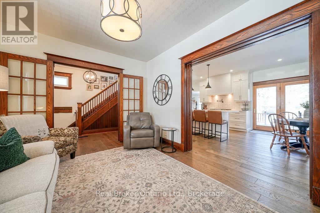 285 Ingersoll Avenue, Woodstock, Ontario  N4S 4W8 - Photo 10 - X12842714