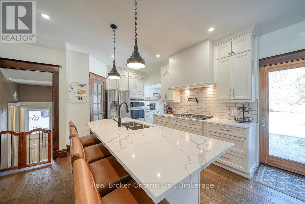 285 Ingersoll Avenue, Woodstock, Ontario  N4S 4W8 - Photo 12 - X12842714