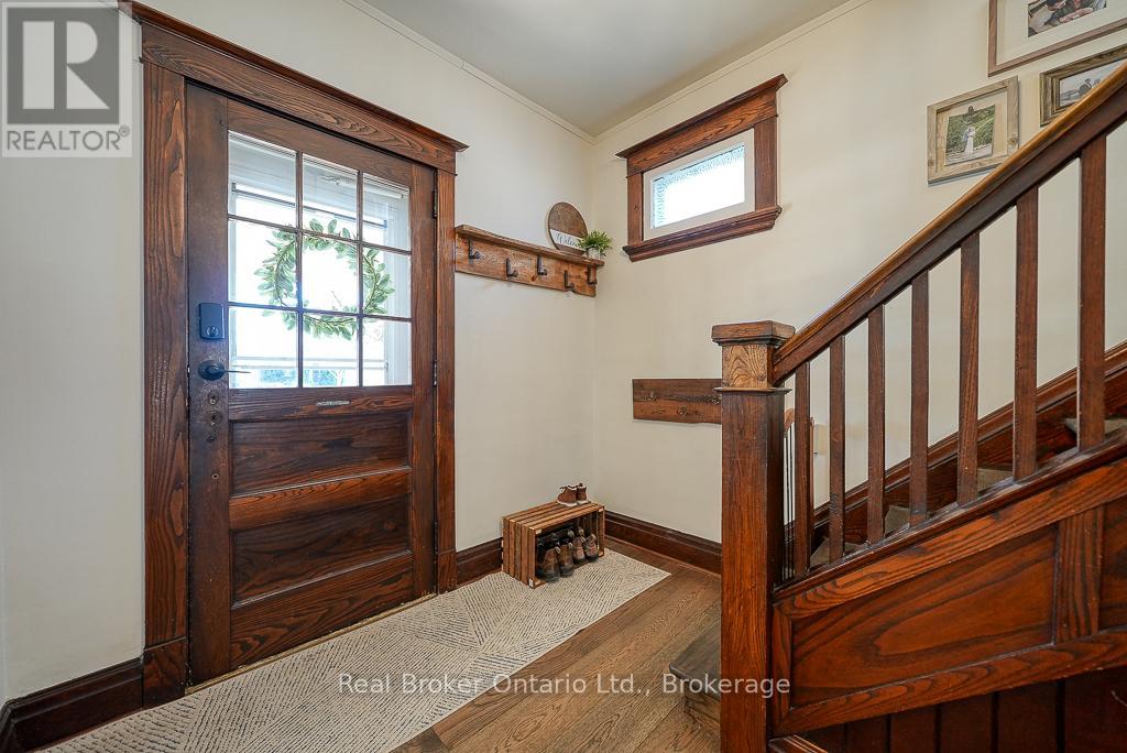 285 Ingersoll Avenue, Woodstock, Ontario  N4S 4W8 - Photo 6 - X12842714