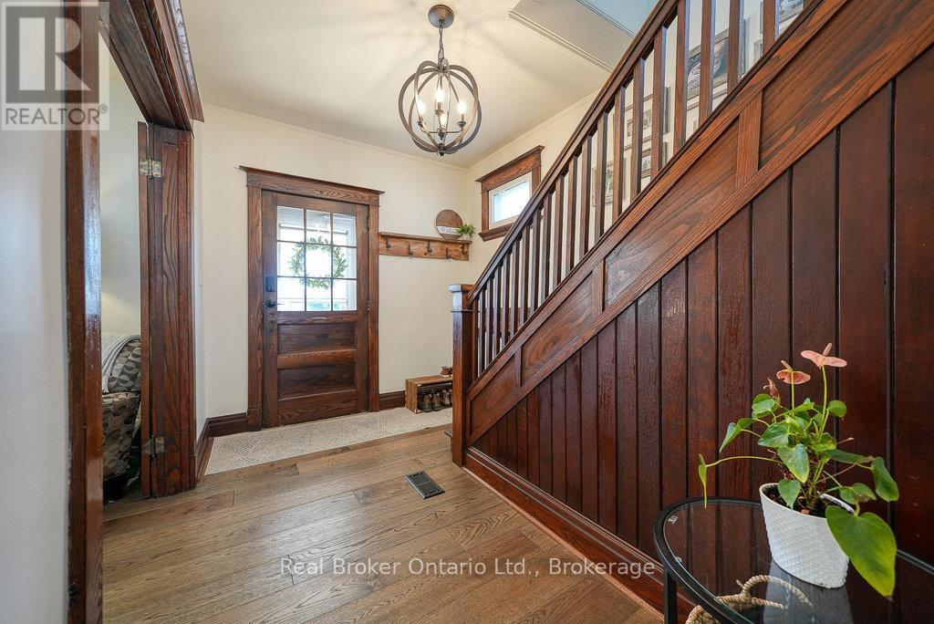 285 Ingersoll Avenue, Woodstock, Ontario  N4S 4W8 - Photo 7 - X12842714