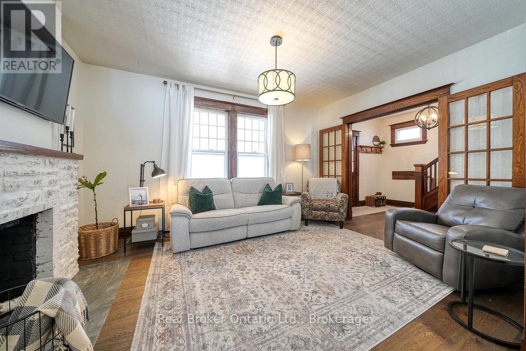 285 Ingersoll Avenue, Woodstock, Ontario  N4S 4W8 - Photo 9 - X12842714