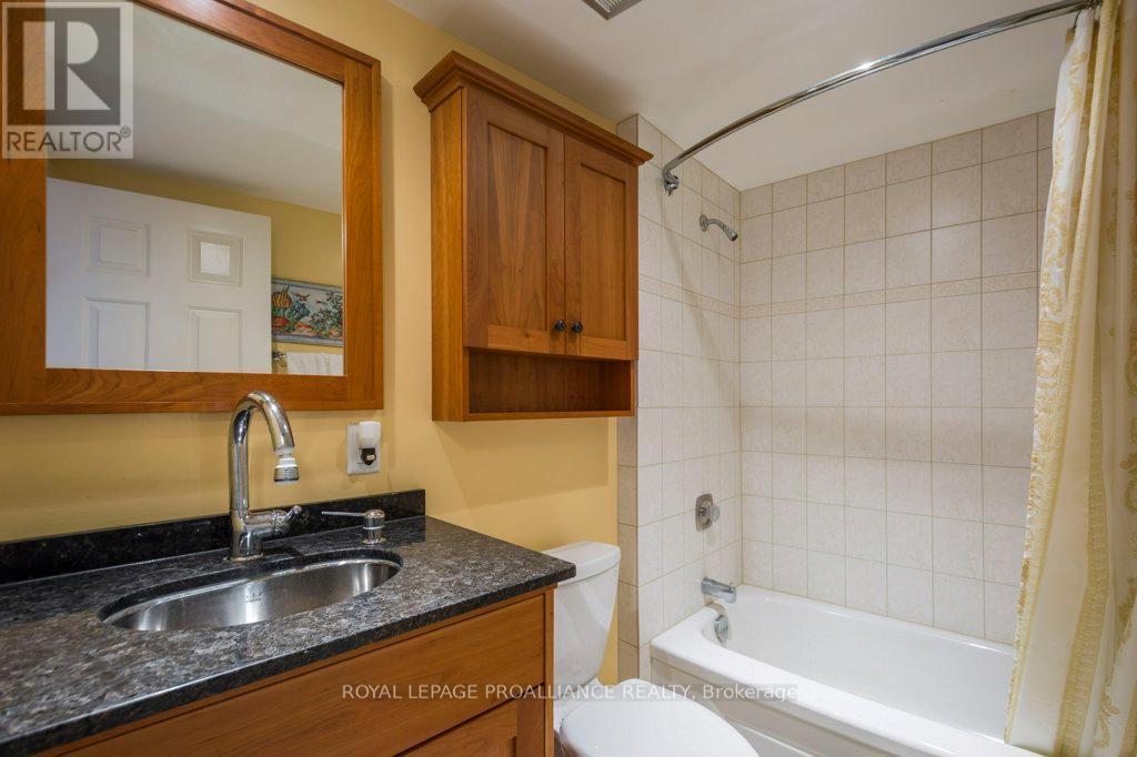 402 - 2 South Front Street, Belleville, Ontario  K8N 5K7 - Photo 21 - X12835866