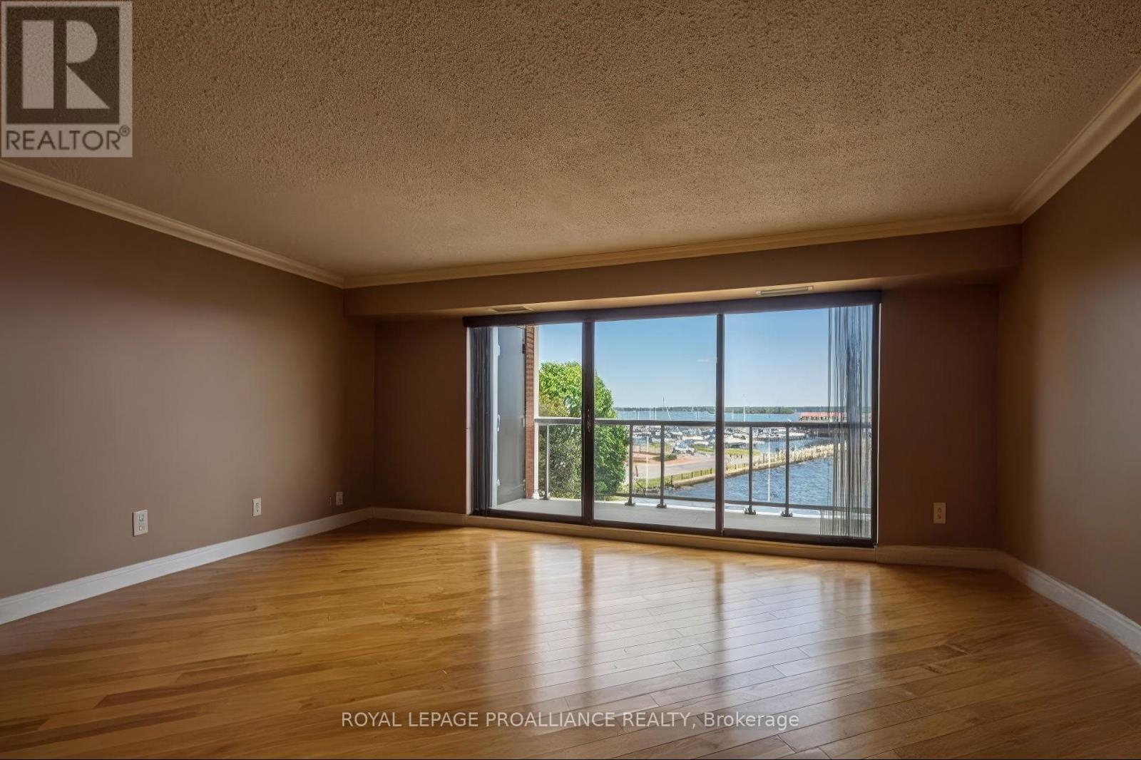 402 - 2 South Front Street, Belleville, Ontario  K8N 5K7 - Photo 11 - X12835866