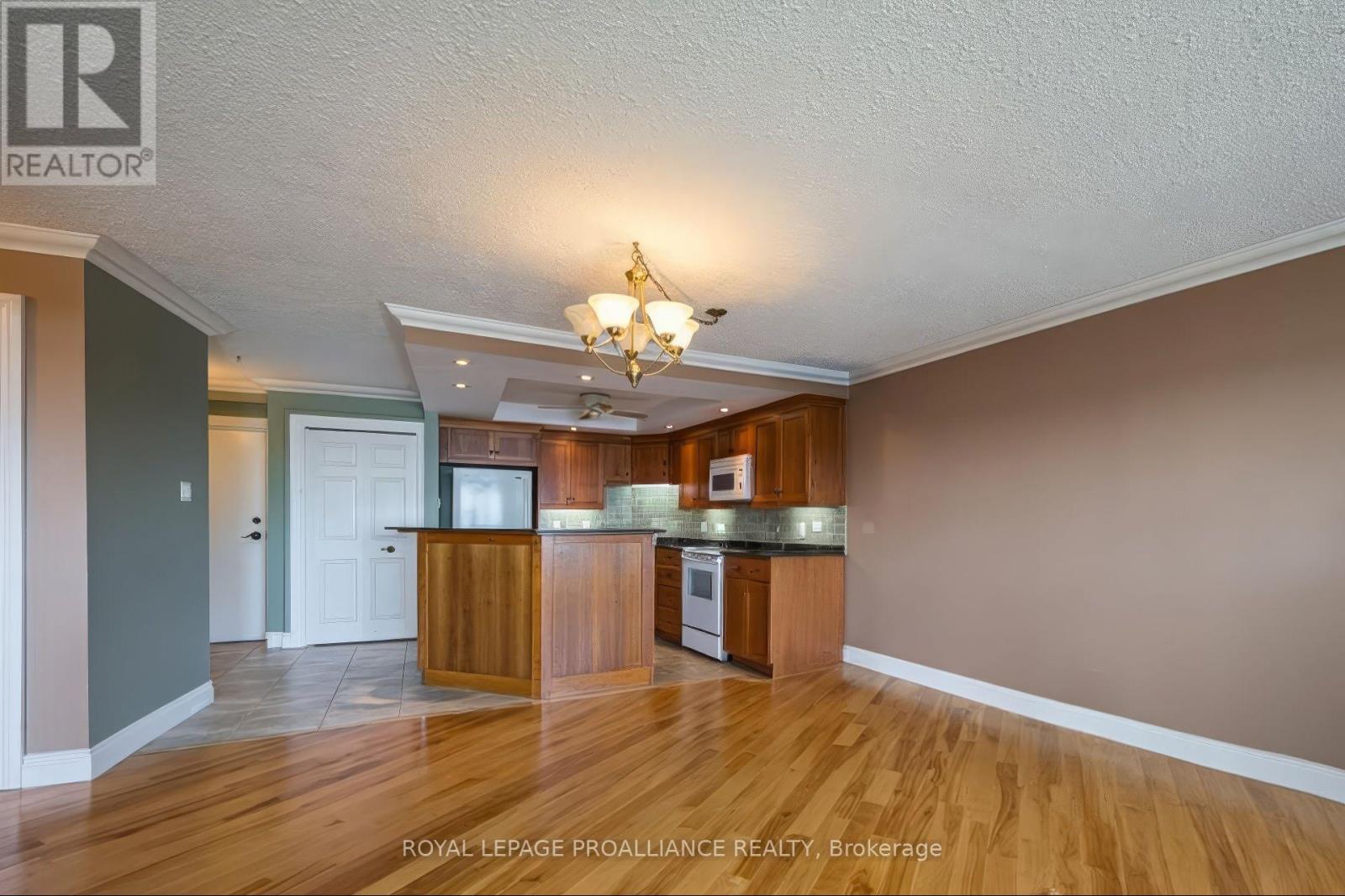 402 - 2 South Front Street, Belleville, Ontario  K8N 5K7 - Photo 9 - X12835866