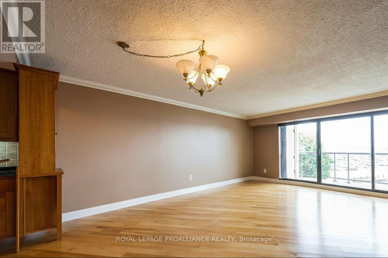 402 - 2 South Front Street, Belleville, Ontario  K8N 5K7 - Photo 8 - X12835866