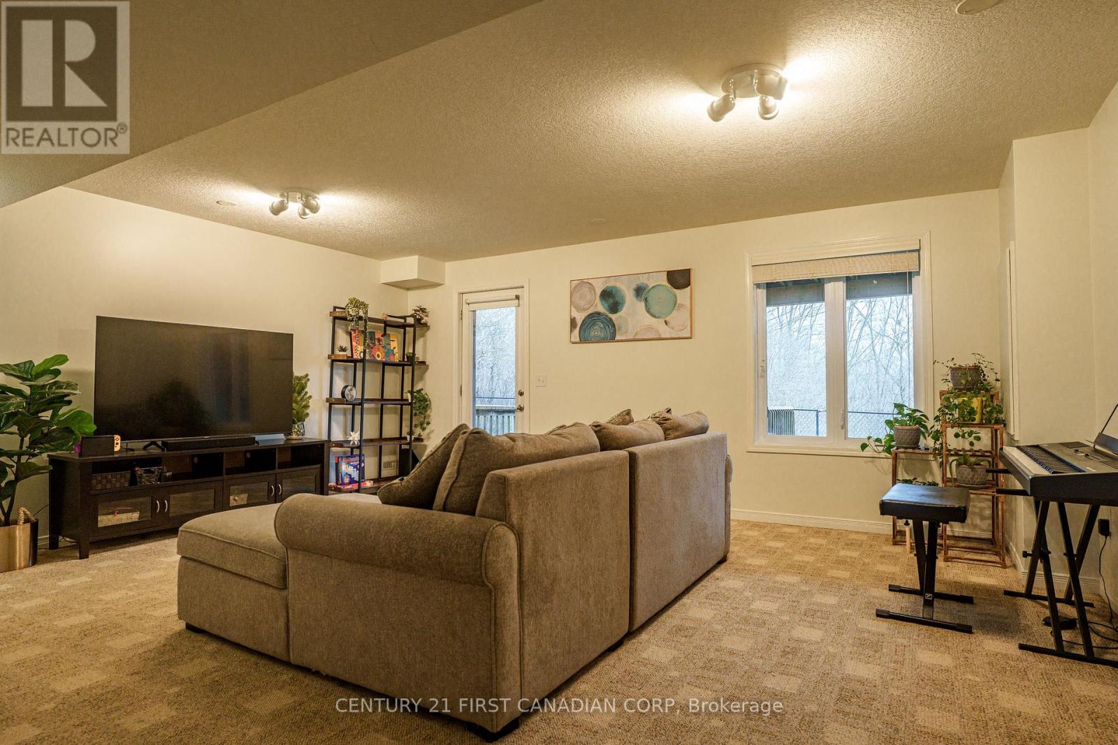 1 - 582 Hyde Park Road, London North, Ontario  N6H 3S1 - Photo 27 - X12842030