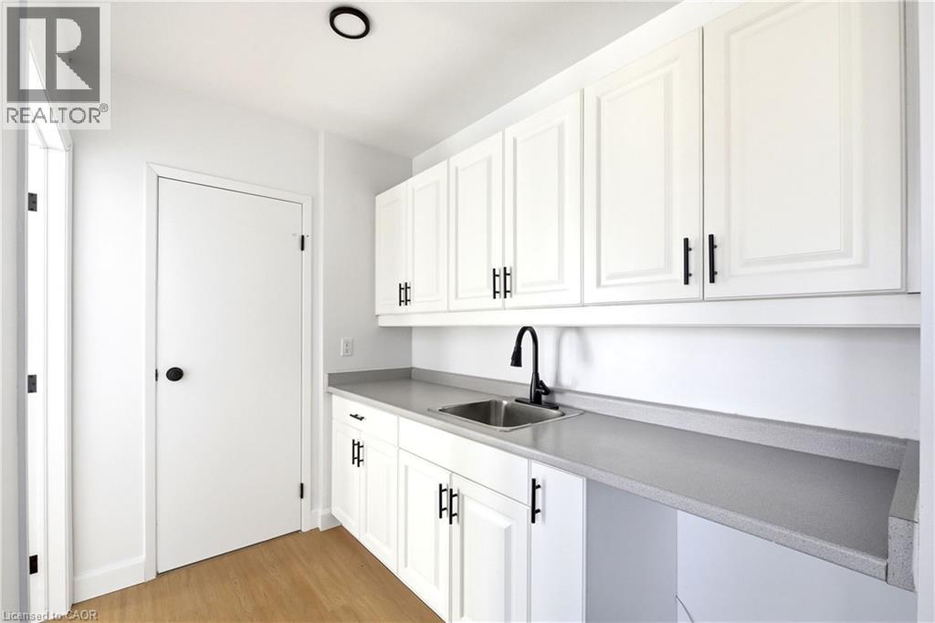 179 Mill Street, Parkhill, Ontario  N0M 2K0 - Photo 10 - 40809428